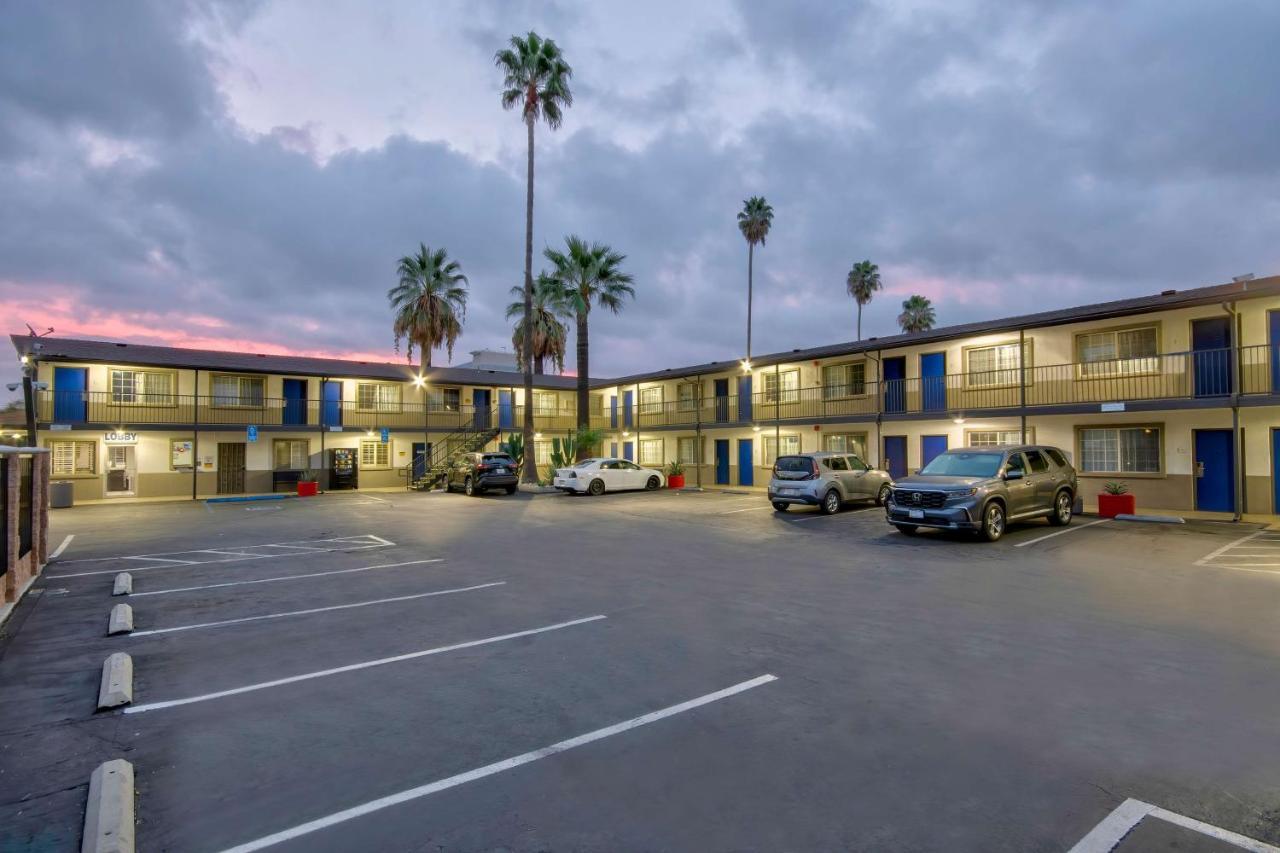 Studio 6 Suites San Bernardino, Ca Exteriör bild