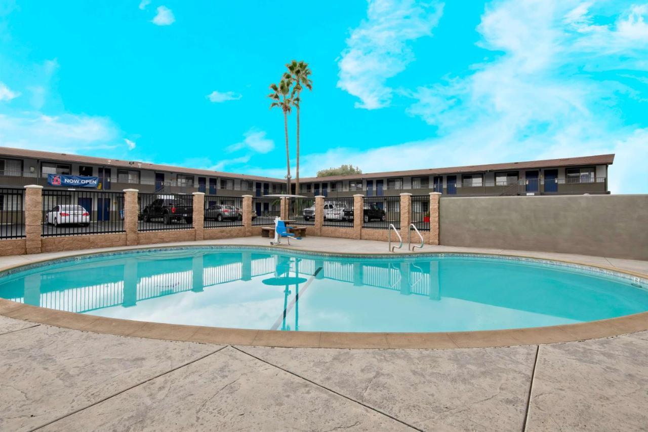 Studio 6 Suites San Bernardino, Ca Exteriör bild