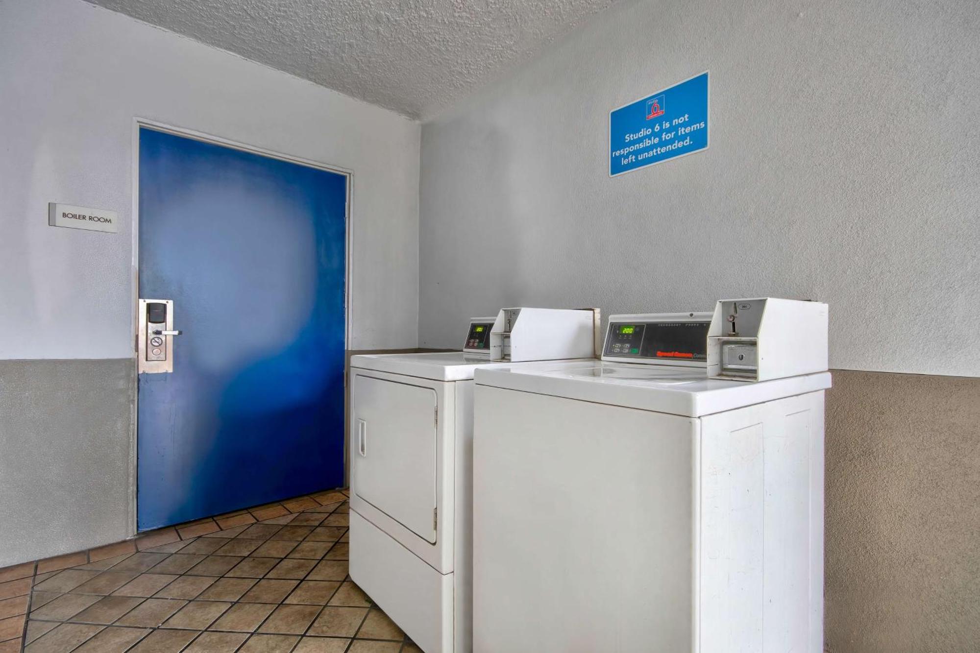 Studio 6 Suites San Bernardino, Ca Exteriör bild