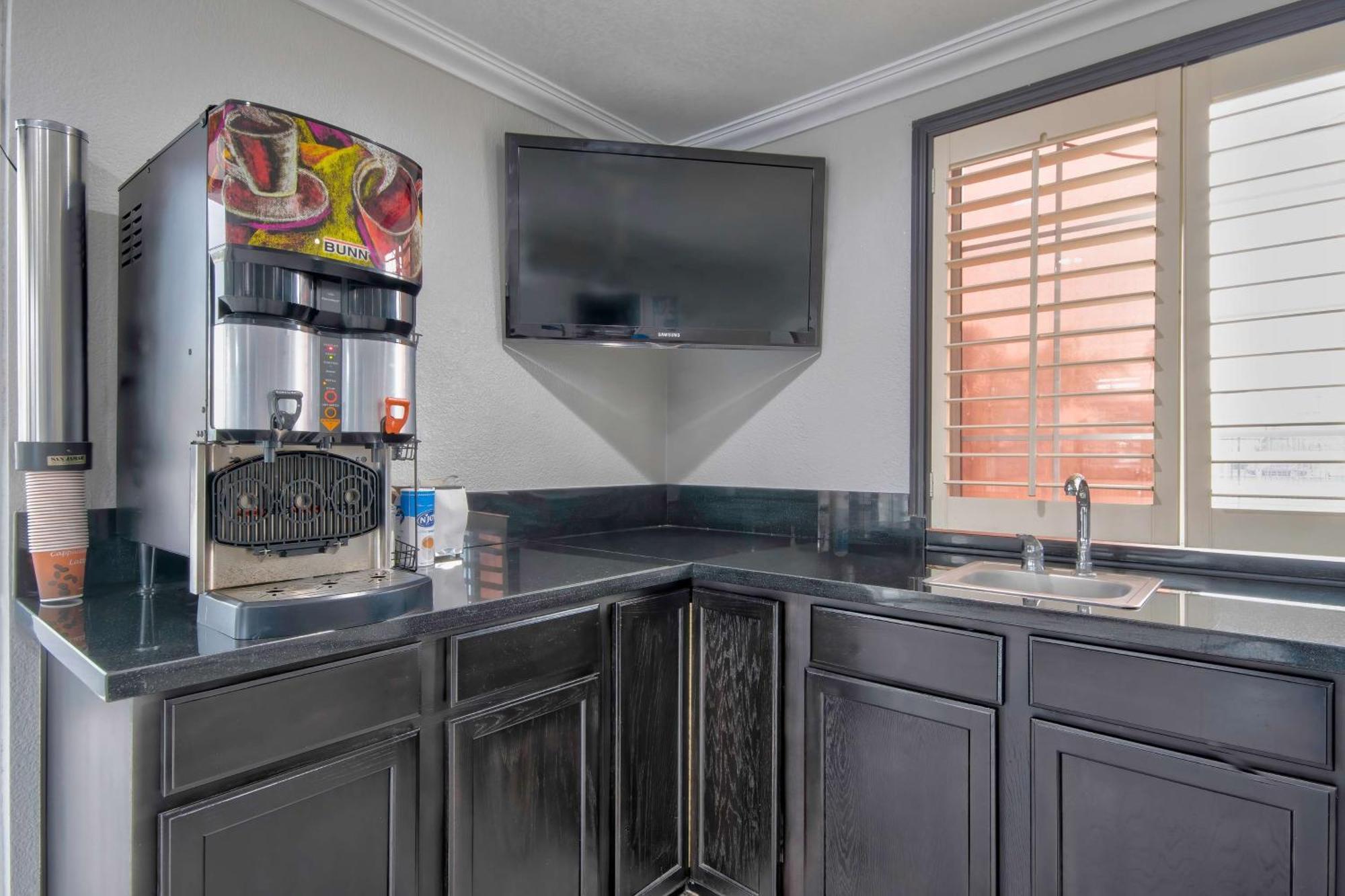 Studio 6 Suites San Bernardino, Ca Exteriör bild